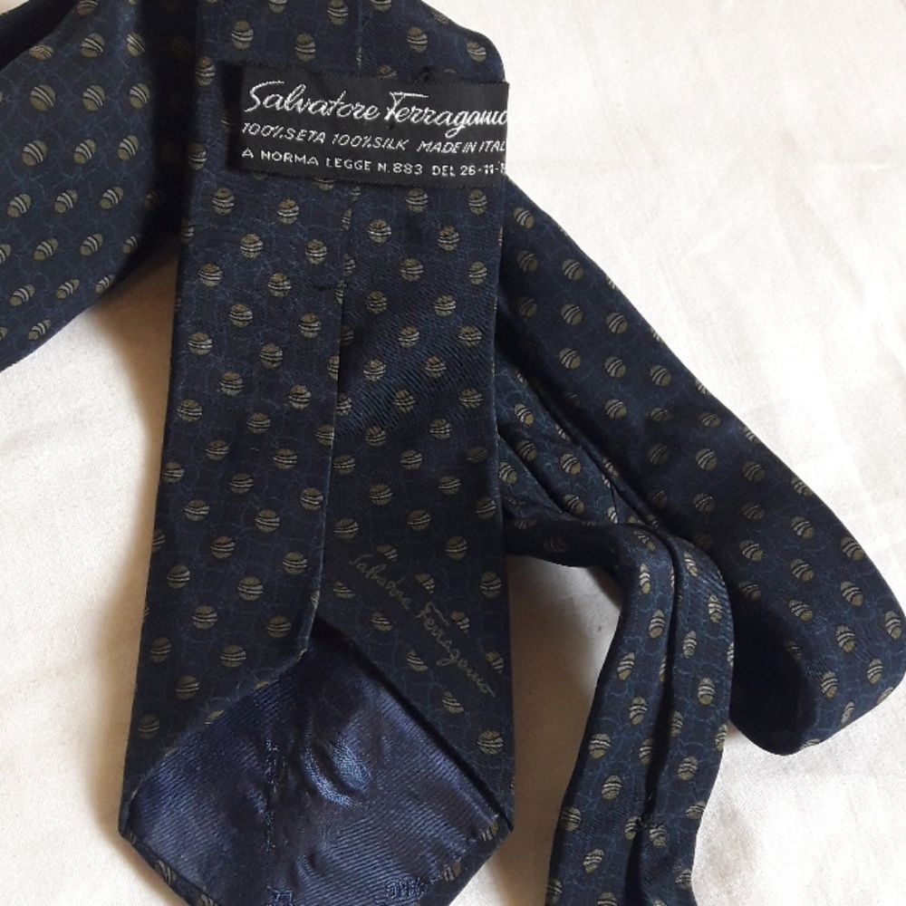 Salvatore ferragamo tie